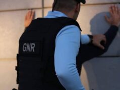 Dois carteiristas detidos em flagrante no Castelo dos Mouros