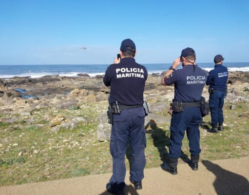 Jovem desaparece após entrar em dificuldades na Praia da Ursa