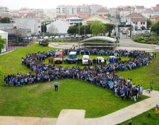Laço humano marca mês da prevenção dos maus-tratos em Casal de Cambra