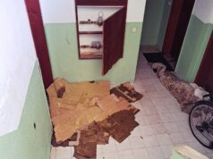 Moradores de prédio no Linhó queixam-se de lixo e mau cheiro