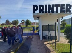 Trabalhadores da Printer em protesto temem pelo seu futuro e da empresa