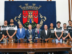 Autarquia de Sintra recebe equipa campeã de basquetebol do Clube Atlético de Queluz
