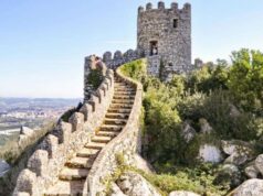 Castelo dos Mouros com as cores da seleção Nacional de Futebol