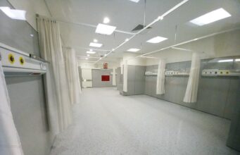 Mulher dá à luz bebé sem vida em casa de banho de hospital em Lisboa