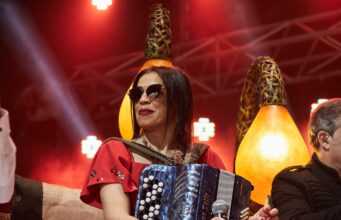 Rosinha abre as comemorações do 25 de abril em Casal de Cambra