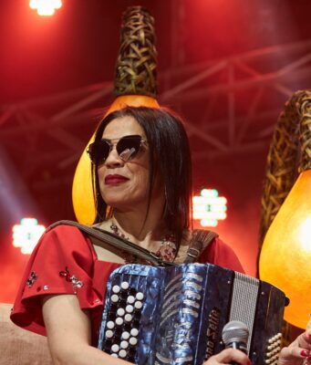 Rosinha abre as comemorações do 25 de abril em Casal de Cambra