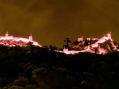 Sintra assinala “Outubro Rosa” com iluminação do Castelo dos Mouros