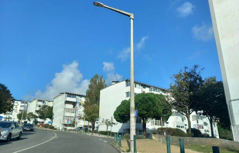 Câmara de Sintra termina com ocupações ilegais no Bairro 1.º de Maio em Queluz