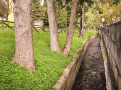 Obras de reconstrução da passagem hidráulica na Ribeira de Massamá