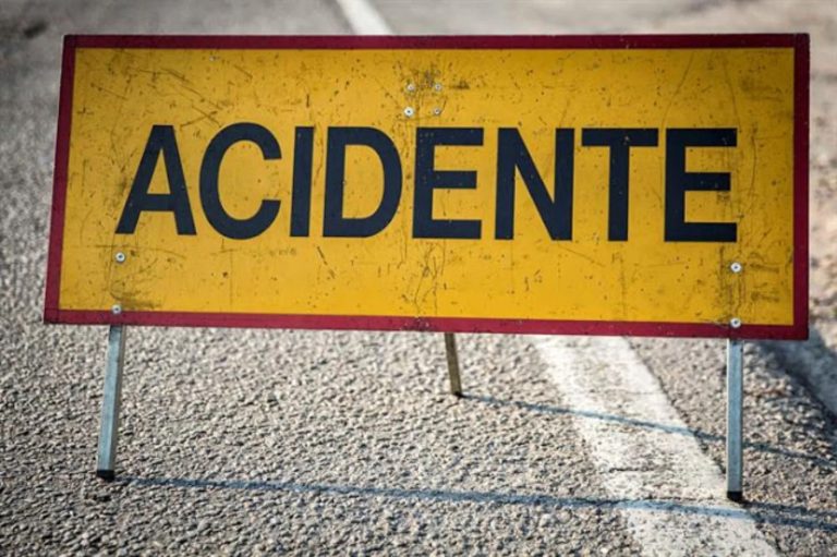 Carro atropela seis pessoas em paragem de autocarro de Queluz
