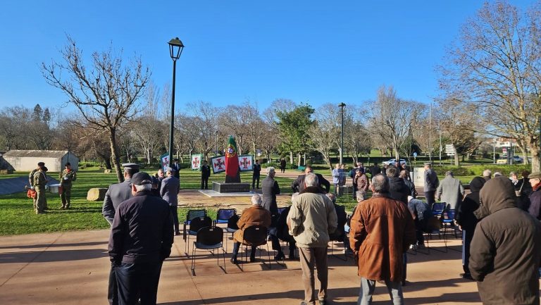Monumento de homenagem a Antigos Combatentes em Queluz