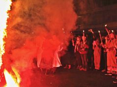 Tradição: Enterro do Bacalhau em Rio de Mouro