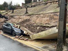 Muro desaba e destrói viatura em Vale de Lobos