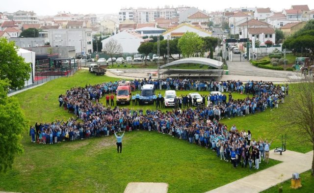 laço azul em casal de cambra
