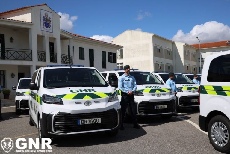 GNR reforça capacidade operacional com entrega de novas viaturas em Queluz