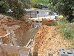 Remodelação dos coletores na escadaria da Rua do Alecrim avança no terreno