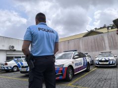 Crianças sozinhas no meio de sucata em creche ilegal de Casal de Cambra