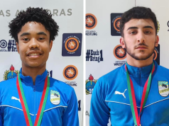 Atletas do Despertar no Campeonato do Mundo de Beach Wrestling