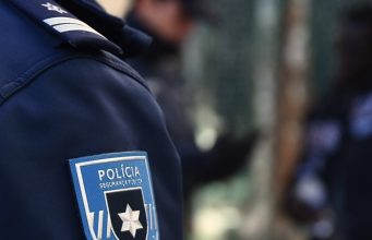 Conflito entre alunos termina em agressão junto a escola em Mem Martins