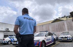 Grupo agride dois jovens junto à Escola Stuart Carvalhais em Massamá