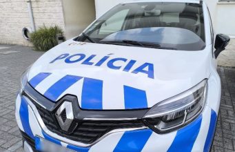 Jovem de 21 anos encontrada presa com corrente numa garagem