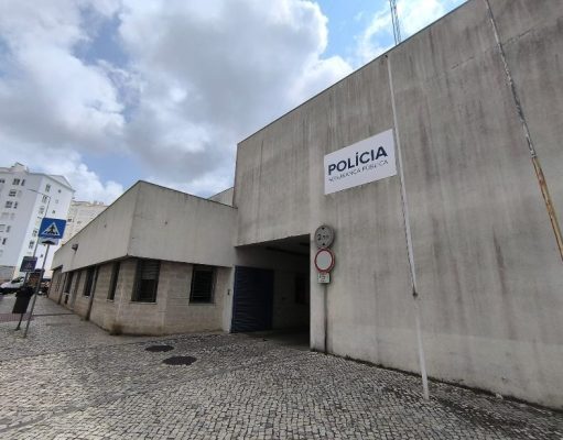 Pai e filha amarrados em assalto violento em Rio de Mouro