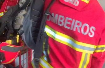 Criança de três anos sobrevive a queda de terceiro andar no Cacém