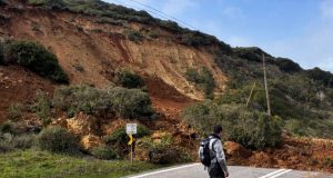 Corte de trânsito na Estrada de São Julião por tempo indeterminado