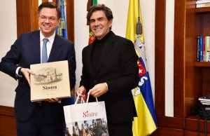 Simplificação e proximidade marcam encontro entre Sintra e Governo