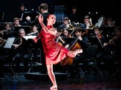 Música e dança junta jovens no palco do Olga Cadaval