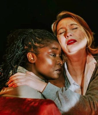 Teatro e comunidade marcam celebrações do Dia Mundial do Teatro em Rio de Mouro