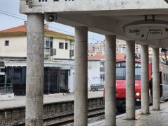 Jovem de 20 anos morre atropelada por comboio em Algueirão-Mem Martins