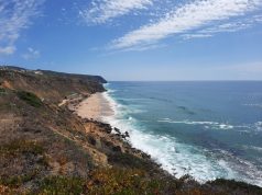 Praia do Rodízio encerrada por perigo de derrocadas