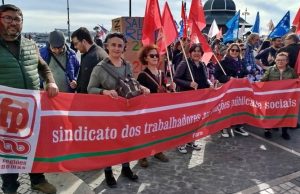 Trabalhadores das escolas de Sintra protestam contra falta de respostas