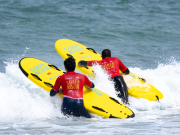 Escolas de surf recebem formação avançada em emergência e desfibrilhação