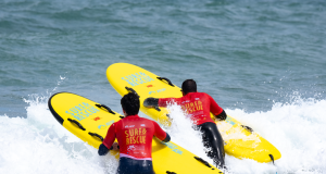 Escolas de surf recebem formação avançada em emergência e desfibrilhação
