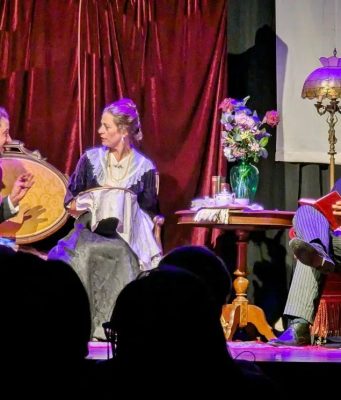 Clássico de Eça de Queiroz ganha vida no palco para estudantes sintrenses