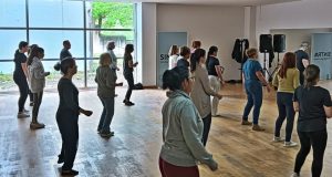 Aula de kizomba no Complexo Desportivo Municipal de Fitares