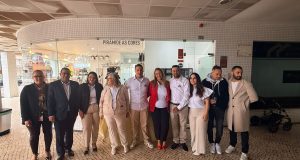 Pirâmide às Cores chega a Mem Martins com inovação, personalização e uma nova visão para o fardamento profissional