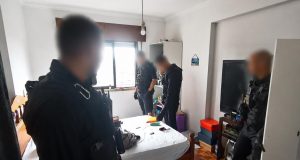 Droga encontrada durante despejo em habitação municipal de Sintra