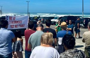 Protesto na Praia Grande marca oposição da CDU à tarifação do estacionamento