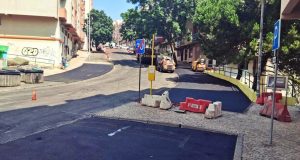 Obras de repavimentação em várias ruas no Casal do Cotão