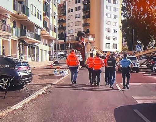 Câmara de Sintra deteta irregularidades na obra onde queda de grua matou dois trabalhadores