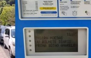 Estacionamento gratuito no domingo durante a procissão na Praia das Maçãs