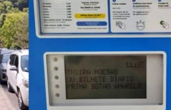 Estacionamento gratuito no domingo durante a procissão na Praia das Maçãs