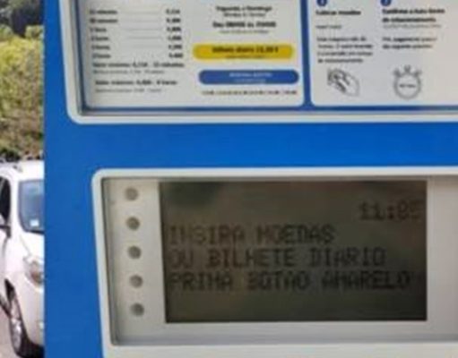 Estacionamento gratuito no domingo durante a procissão na Praia das Maçãs