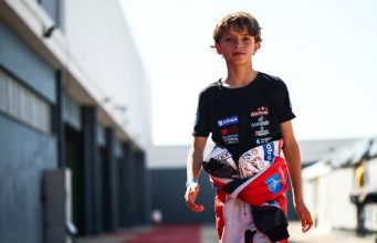 Jovem piloto de Sintra estreia-se em competição internacional em Itália