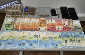 PSP detém suspeito de tráfico de droga em Massamá e apreende 1.482 doses de haxixe