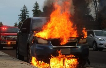 Homem detido por suspeita de incêndio que destruiu viatura em Mem Martins