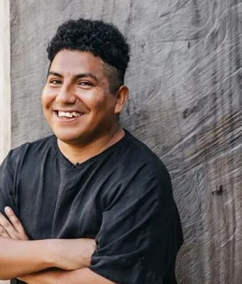 Ponto Kultural recebe palestra com Gabriel Chaile em Mem Martins
